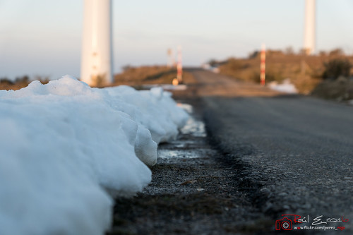 road sunset españa snow windmill atardecer dof carretera sony nieve es alpha snowfall slt renewableenergy castillayleón ojosalbos a77ii ilca77m2 sonya77ii 77ii