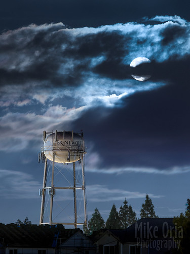 california county city moon tower water night landscape twilight tank pentax cloudy watertower full 300mm brentwood 67 m300 contracosta 94513 mikeoria