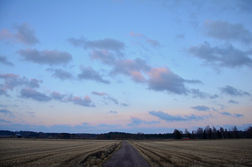 road sunset nature field clouds suomi finland landscape evening countryside spring tie maisema ilta luonto pilvet auringonlasku kevät maaseutu pelto hiekkatie