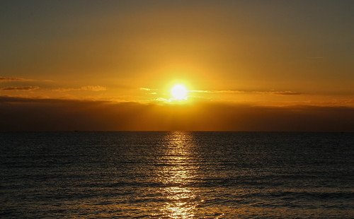 sea sun seascape clouds sunrise spain europe alicante sunrays canon100d andygocher