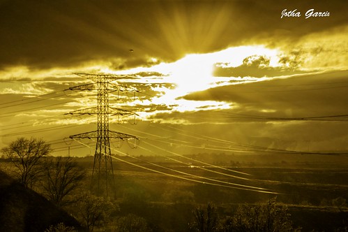 sunset sky tower landscape atardecer golden ray torre abril paisaje cielo april tension dorado rayos 2016 highvoltagetower nikond3200 voltaje torrealtatension jothagarcia