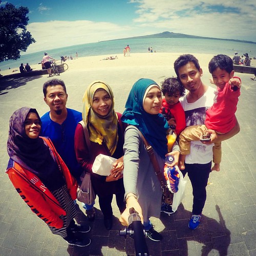 Musim panas tepi laut 🏄🏊🚣 #family #kids #love #happy #4OfUs #cousins #travel #familytravel #travelwithkids #conquertheworld #mytravelgram #tour #explore #exploreeverything #explorenz #Move2NZ #JomNZ #NZMustDo #GoPro #GoProNZ #beac