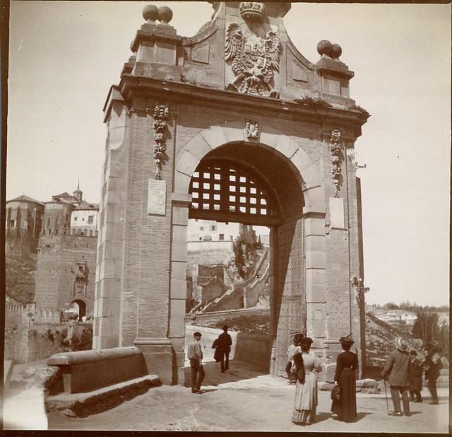 Puente de Alcántara en 1906. Anónimo francés.