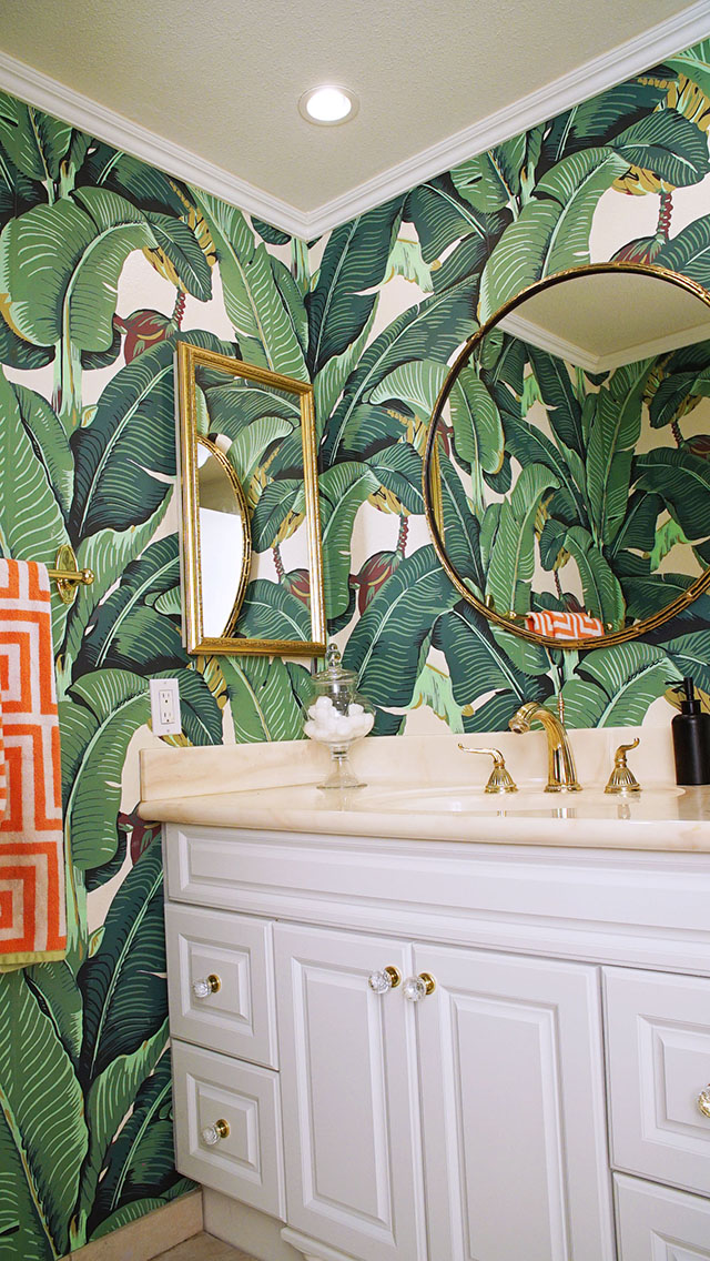 Palm Leaf Bathroom Wallpaper Design Ideas