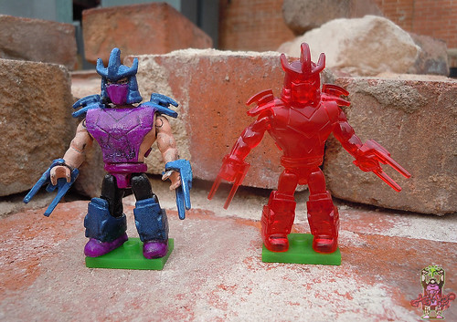 tOkKUSTOM :: 88 SHREDDER - MEGA BLOKS Mini iv / ..with HOLOGRAPHIC SHREDDER mini fig