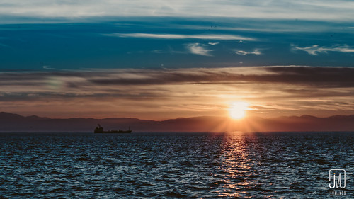sunset sea sky boat ship waterfront outdoor greece promenade thessaloniki gr seafront timeless macedonian makedonia μακεδονια macedoniagreece makedoniathraki
