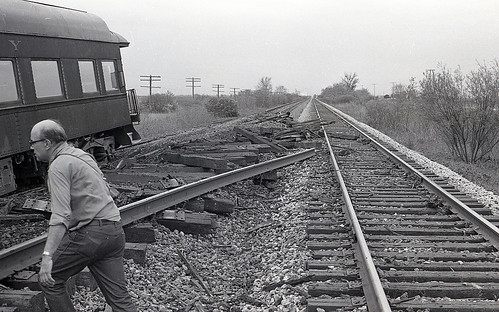 amtrak railroadtracks blackandwhitephotography trainwreck derailments illinoiscentralgulf humboldtillinois amtrakderailments