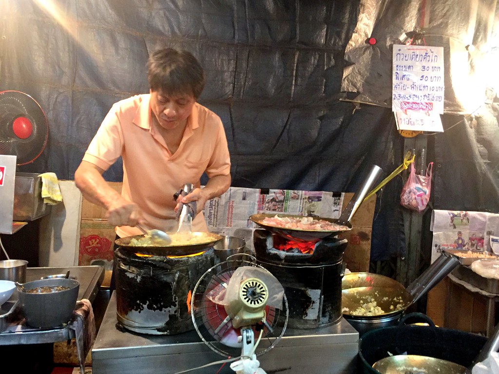 曼谷唐人街美食:叉烧条