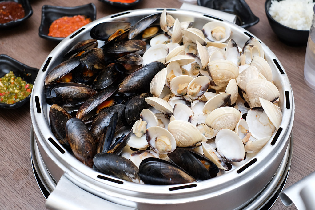 Captain K Seafood Tower's clams and mussels