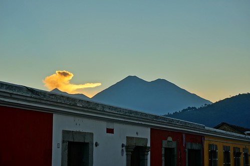 travel sunset volcano guatemala antigua fuego eruption erupting pw volcán