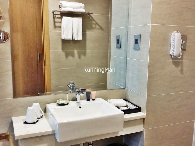 Muong Thanh Saigon Hotel 03 - Bathroom