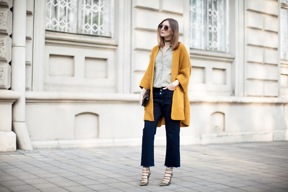 how-to-wear-wide-leg-cropped-jeans
