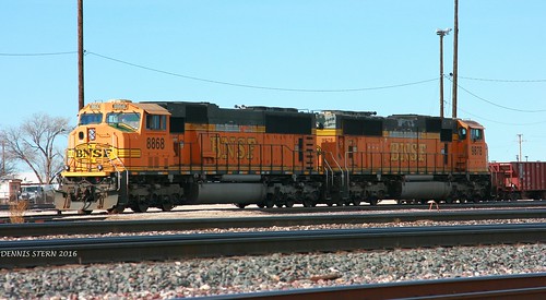 arizona locomotive bnsf trainyard winslow emd sd70mac transcon enginefacility seligmansub