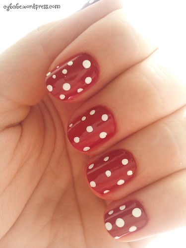 spring nails dots
