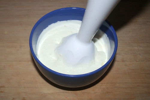 14 - Ingwer & Knoblauch in Joghurt pürieren / Blend ginger & galic in yoghurt