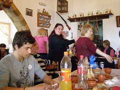 Στάση για φαγητό στο εστιατόριο Παράγκα στα Απόλλωνα