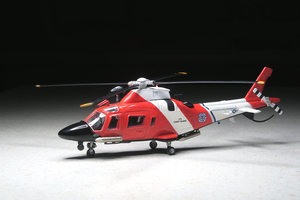 Amercom 1:72 Agusta MH-68A Stingray Helicopter US Coast Guard 2004 ACHY18 