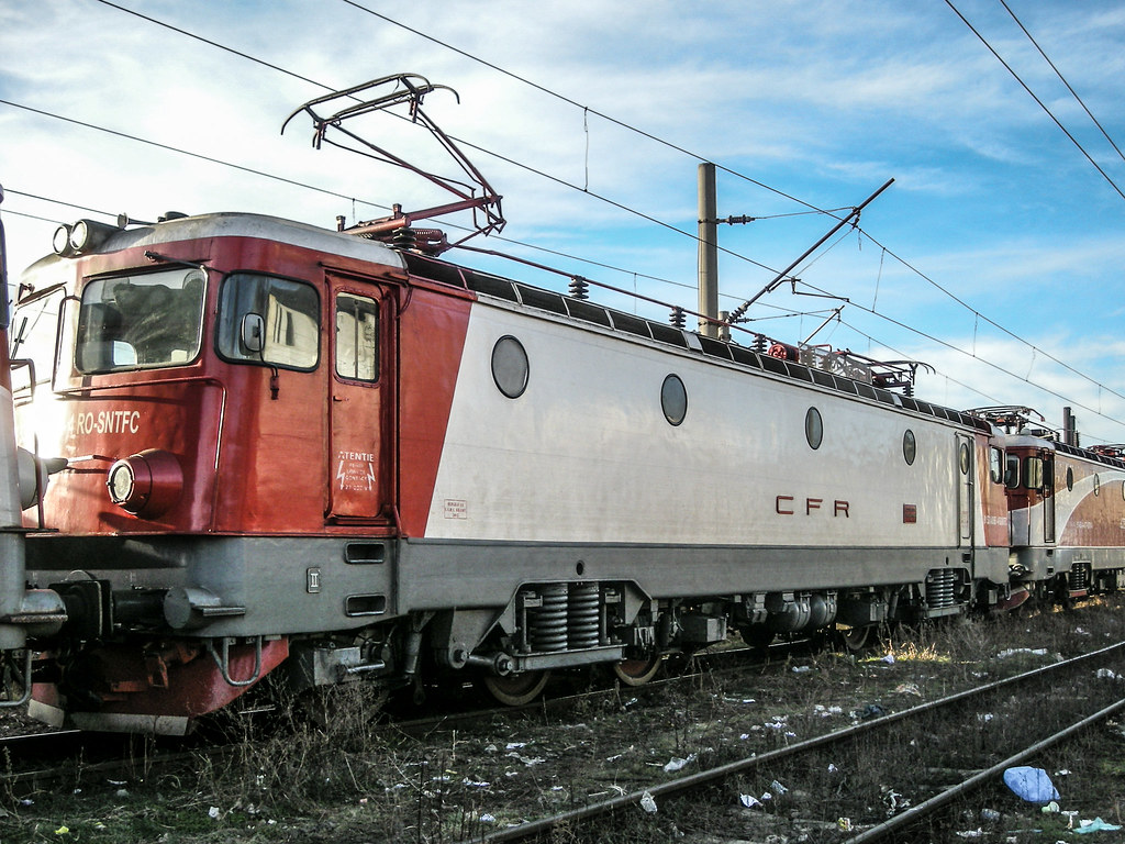  Locomotive clasa 400 - Pagina 4 24373326146_a5ea9f8123_b