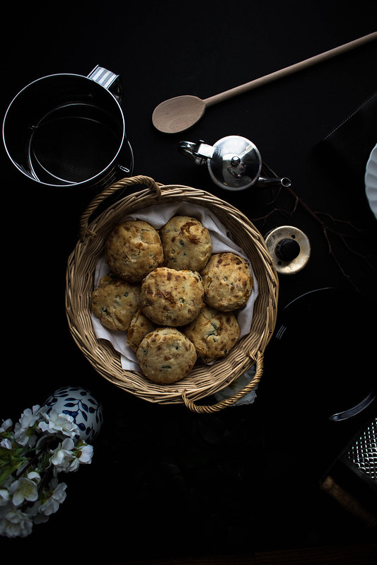 Cheddar & Chive Buttermilk Biscuits // TermiNatetor Kitchen