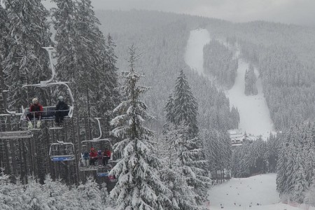 Aktuálně: rapidně přibývá sněhu v Alpách, polepšují si i české hory
