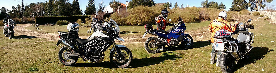Salida en moto trail, BMW, KTM y Triumph en Ávila