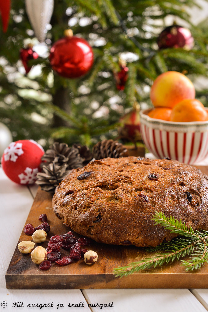 pähklite ja jõhvikatega jõululeib (joululimppu)