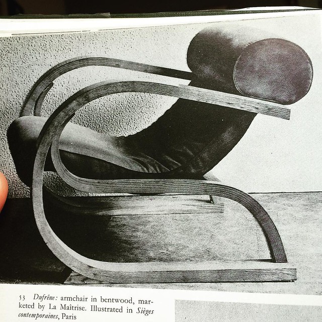 How about this sexy Art Deco chair? 😍