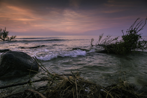 water wisconsin clouds sunrise canon rocks waves lakemichigan greatlakes tamron waterscape wideanglephotography ozaukeecounty canon6d tamronspaf1024mmf3545diiildasphericalif