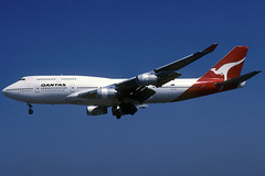 Qantas B747-438 VH-OJK BCN 22/07/2000