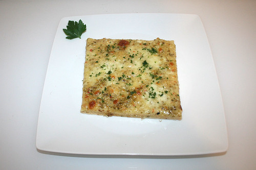 32 - Garlic Pizza - Served / Knoblauchpizza - Serviert
