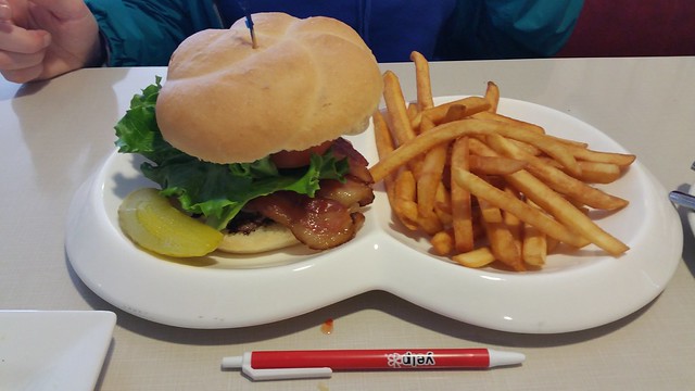 2016-Mar-17 Jane's at the Heights - Heights Burger (lunch version)