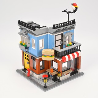 LEGO 31050 Corner Deli review | Brickset