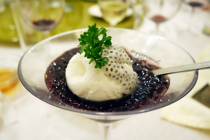 Chilled Black Glutinous Rice with Coconut Ice cream