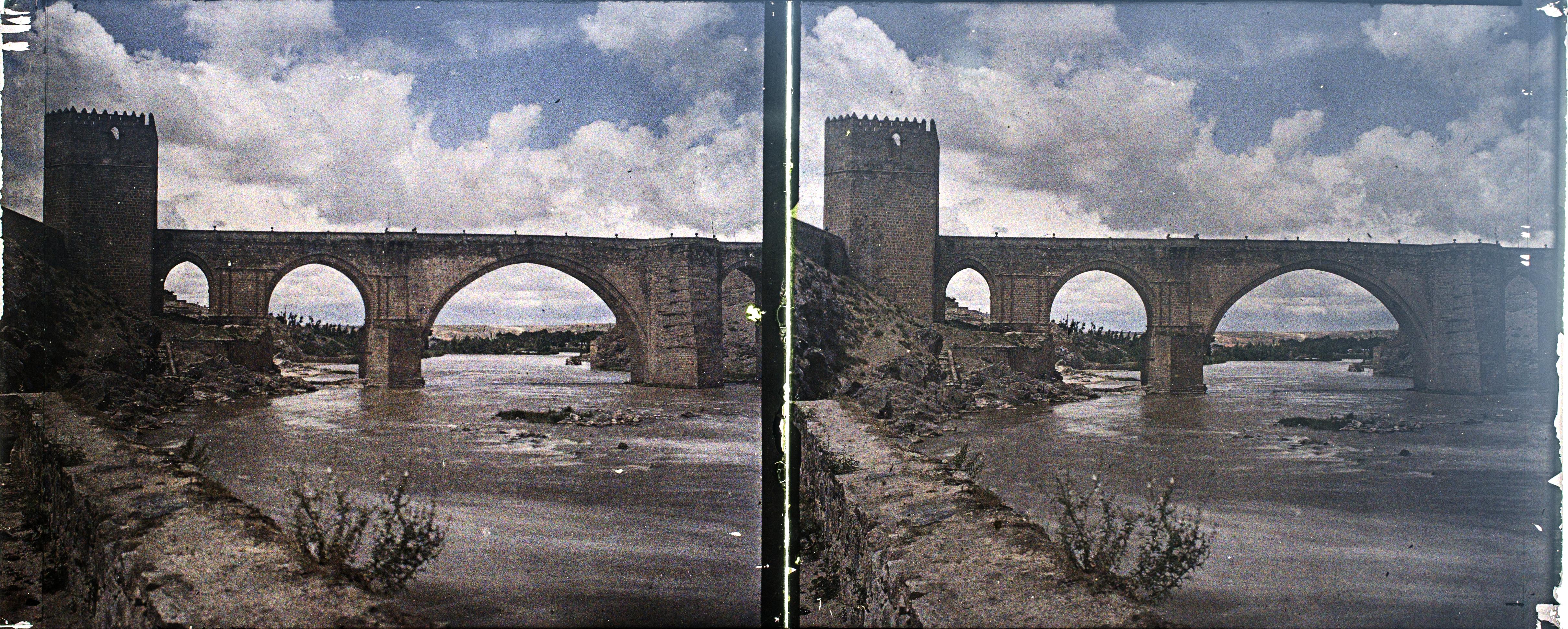 Puente de San Martín, autocromo tomado hacia 1910. Fotografía de Francisco Rodríguez Avial © Herederos de Francisco Rodríguez Avial