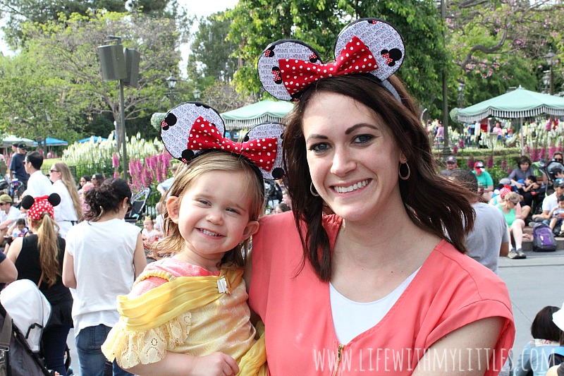 28 tips for going to Disneyland with toddlers. These are such amazing, helpful tips! I never would have thought of half of these! These are great ways to have fun with toddlers at Disneyland!