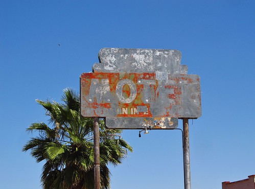 arizona sign motel roadtrip us60 fadedsignage aguila fadingamerica