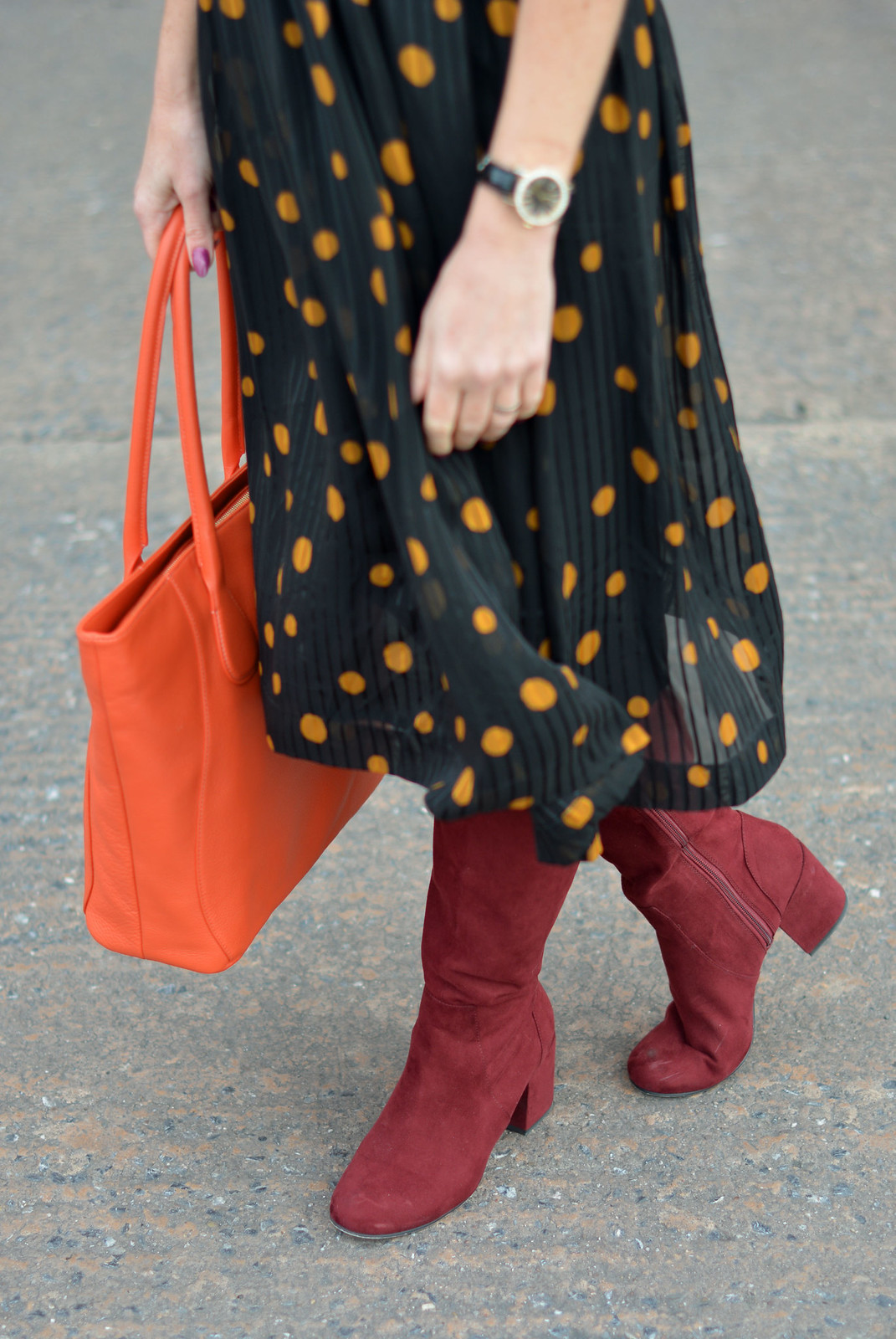 Vintage 70s polka dots dress, burgundy boots, orange tote | Not Dressed As Lamb