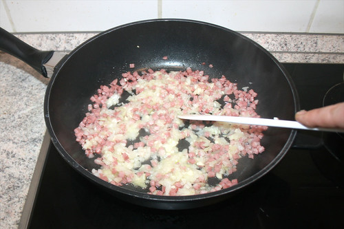 22 - Zwiebeln & Knoblauch andünsten / Braise onion & garlic