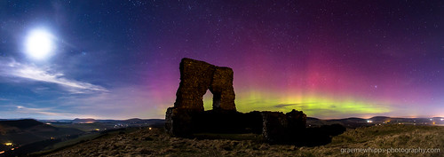 castle scotland aberdeenshire fort aurora northernlights insch dunnideer merrydancers