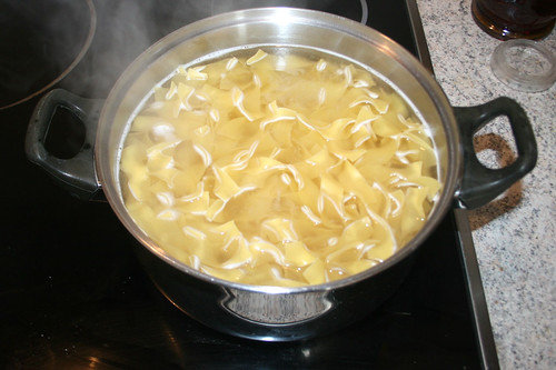 14 - Bandnudeln kochen / Cook noodles
