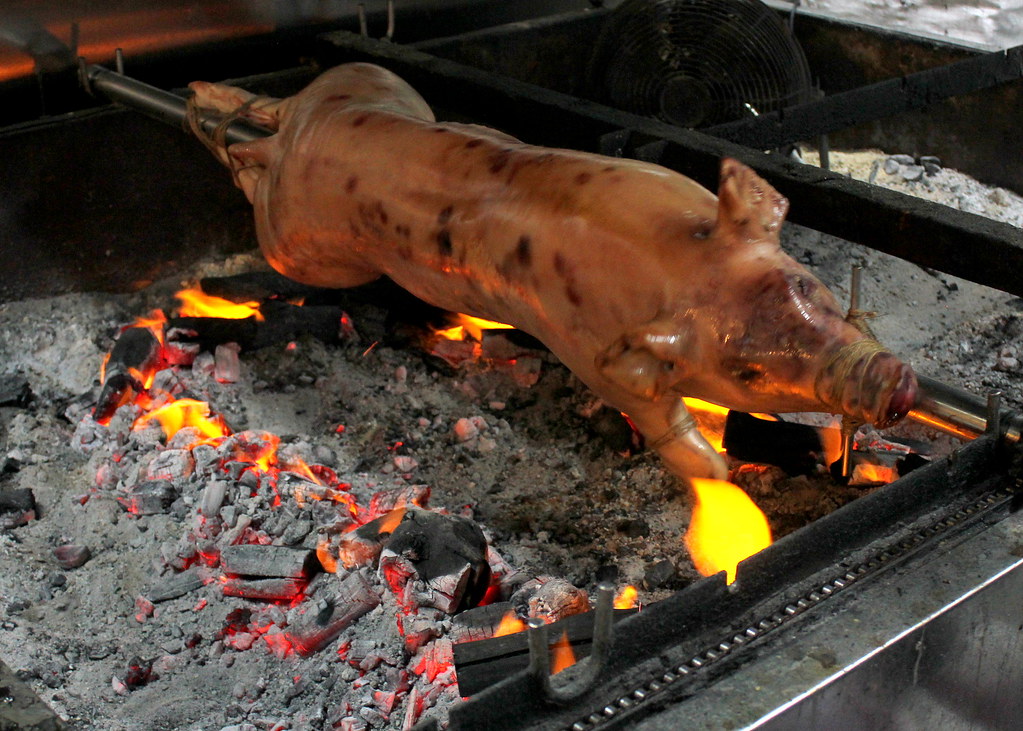 Preparing iskina cebu suckling pig @ Timbre+