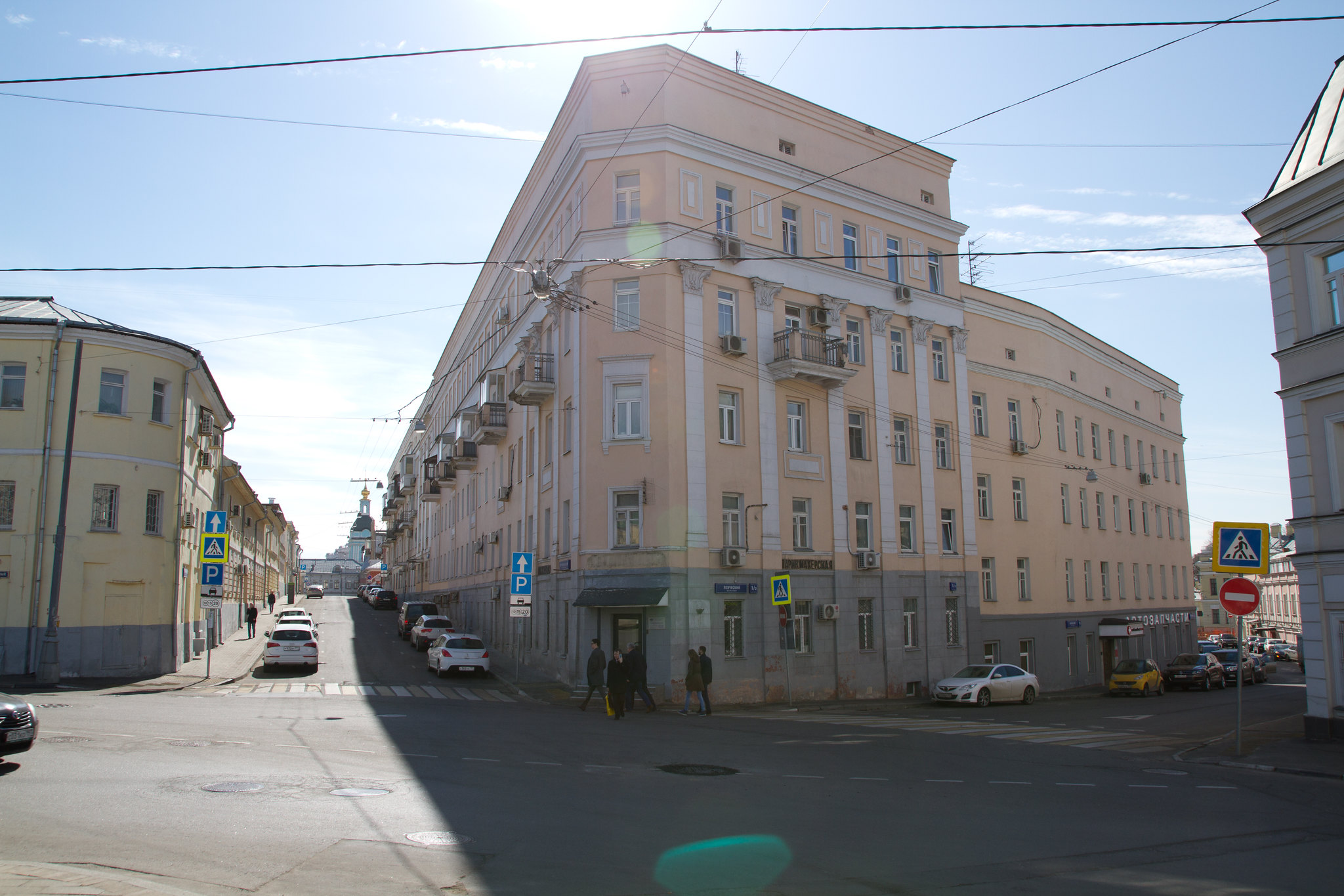 дом утюг в санкт петербурге