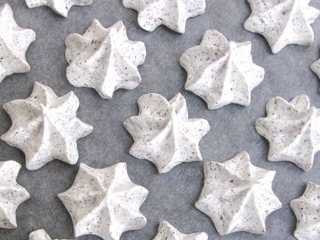 piped meringue stars