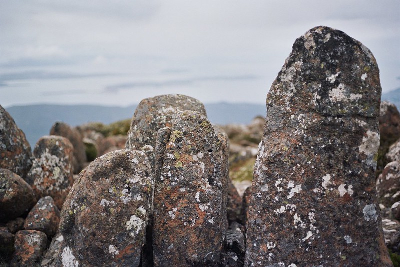 Tasmania - beautiful rocks and their patterns // Schorlemädchen