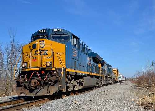 cn train quebec ge generalelectric canadiannational huntingdon csx freighttrain csxt cn327 csxmontrealsub et44ac et44ah csxt3284