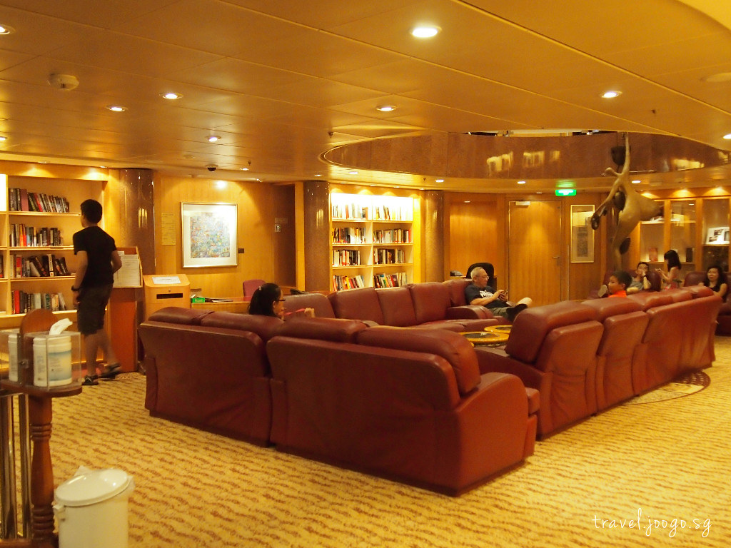Library on Mariner of the seas 1 - travel.joogo.sg