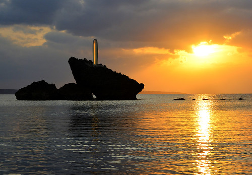 sunset sea sun japan sundown installation okinawa miyakojima marikomori miyakoisland eastchinasea sevenlightbay