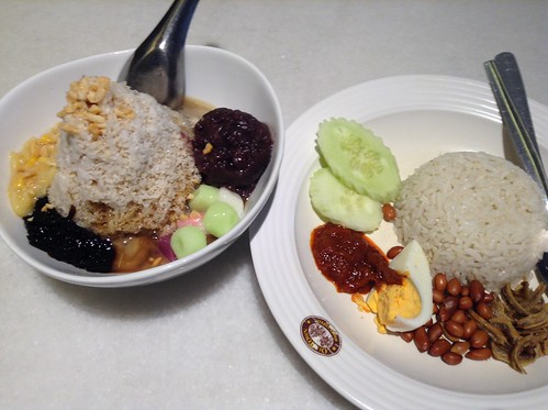 马来椰浆饭+马六甲红豆冰=5.9马币+10%服务费