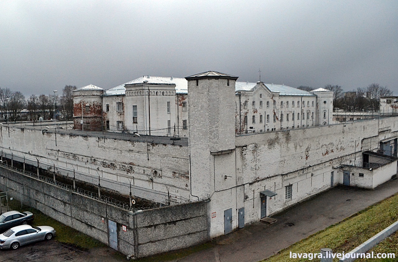 Черный дельфин фото снаружи. Зона белый лебедь Соликамск. Тюрьма белый лебедь Пятигорск. ИК-2 белый лебедь. Тюрьма белый лебедь Даугавпилс.