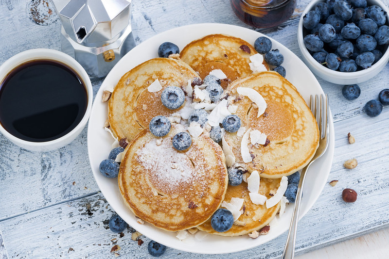 pancakes with fresh blueberries